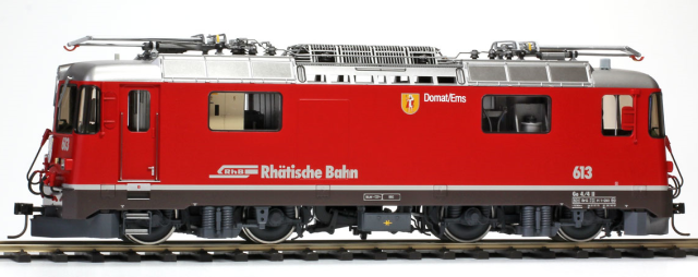 9258 153 RhB Ge 4/4 II 613 "Domat Ems" phares rectangulaires Om